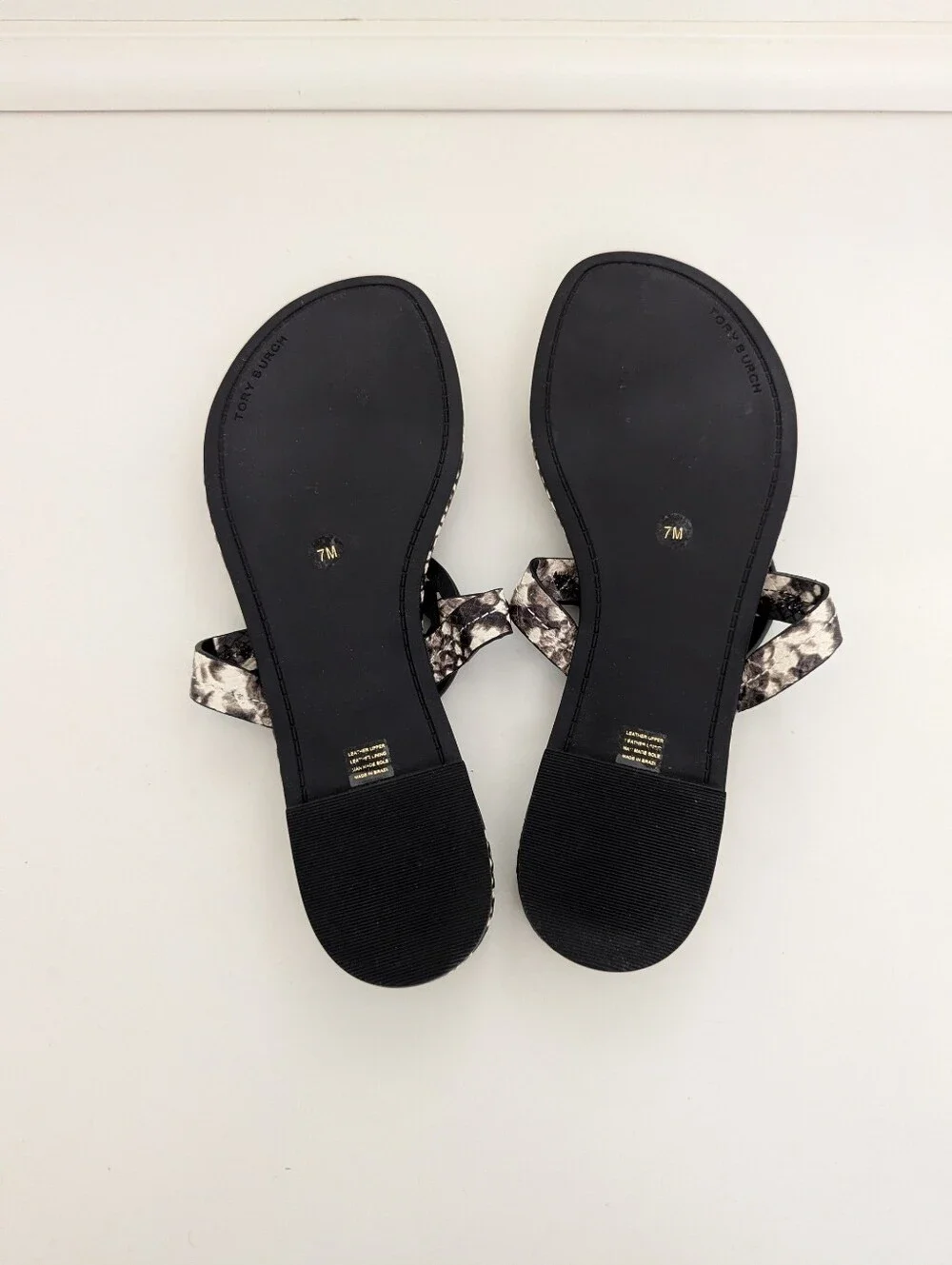 EUC! Tory Burch Miller Sandal In Black/Gray Snakeskin Print Size 7
